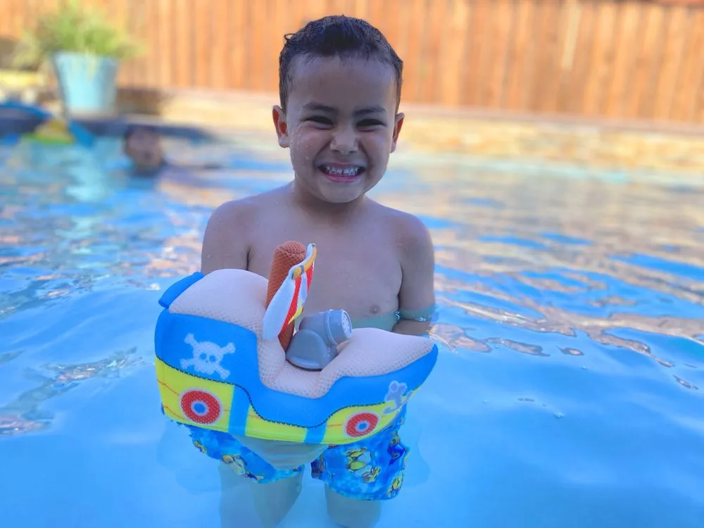 BB Junior Splash N Play Water Squirters Fire Boat