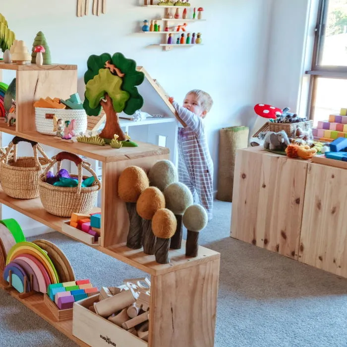 Bumbu Toys | Large Summer Oak Tree with Woodpecker & Nest