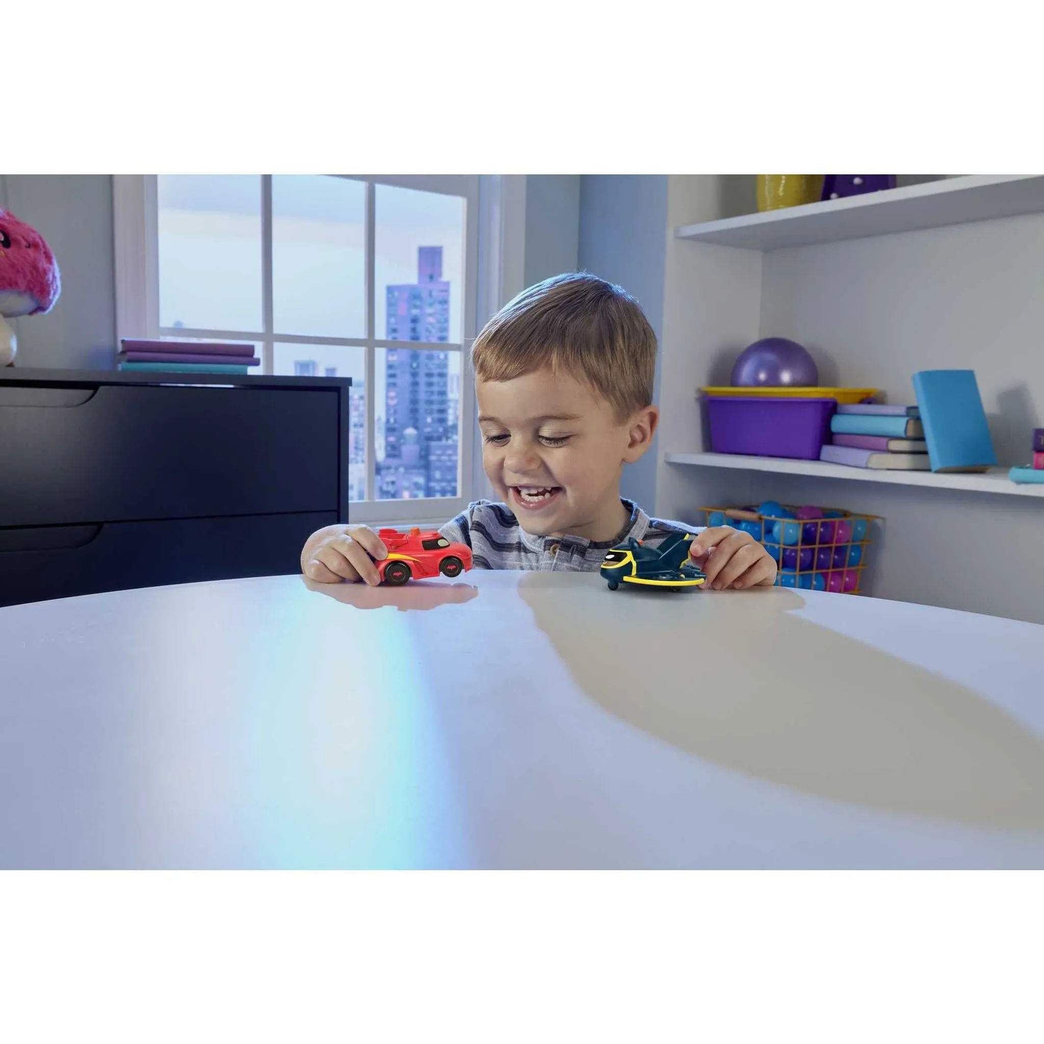 Fisher-Price Batwheels 1:55 Light Up 2 Pack-Redwing Batwing