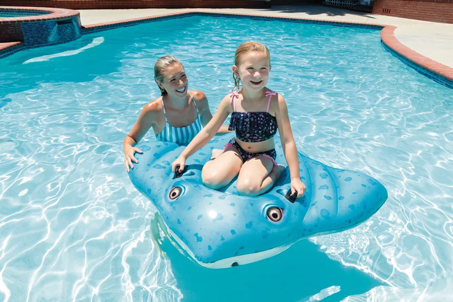 Intex Stingray Ride on